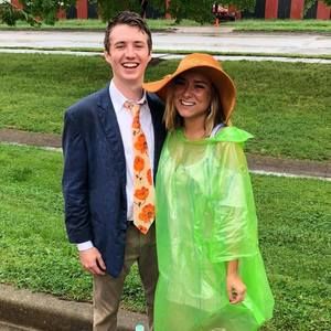 Meet your Posher, Claudia